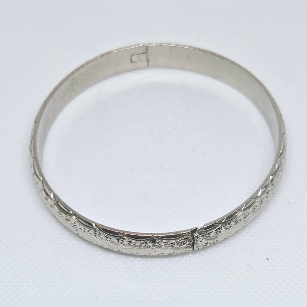 Vintage Silver Tone Etched Bangle Bracelet Floral Scroll Design - Picture 2 of 9